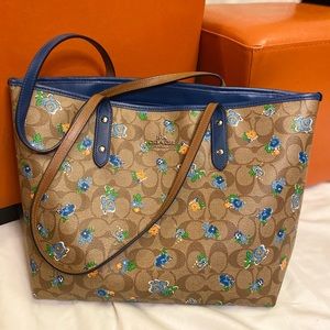 Coach vintage rose City Tote